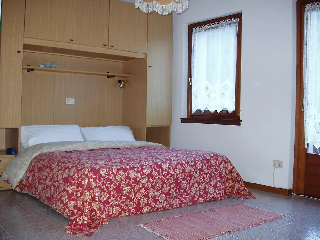 Residence Iris Beb Aparthotel